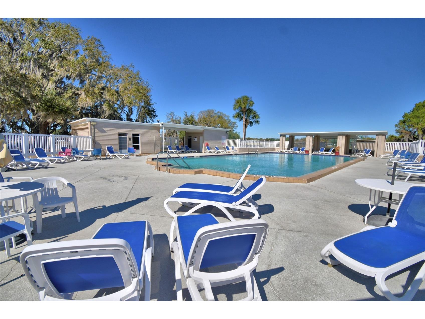 2319 Club Circle Lakeshore FL 33854 - LAKE WALK IN THE WATER P4937951 image46