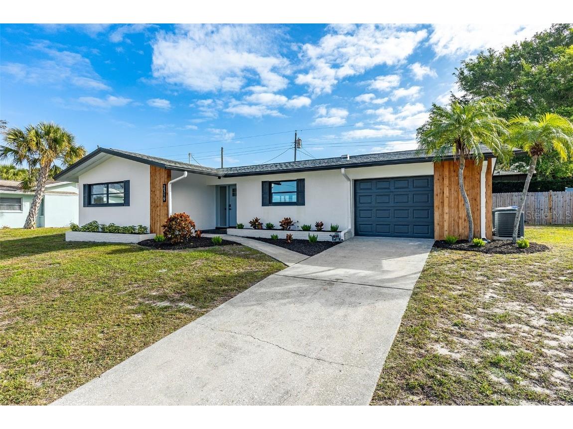 2319 Demaret Drive Dunedin FL 34698 U8189195 image1