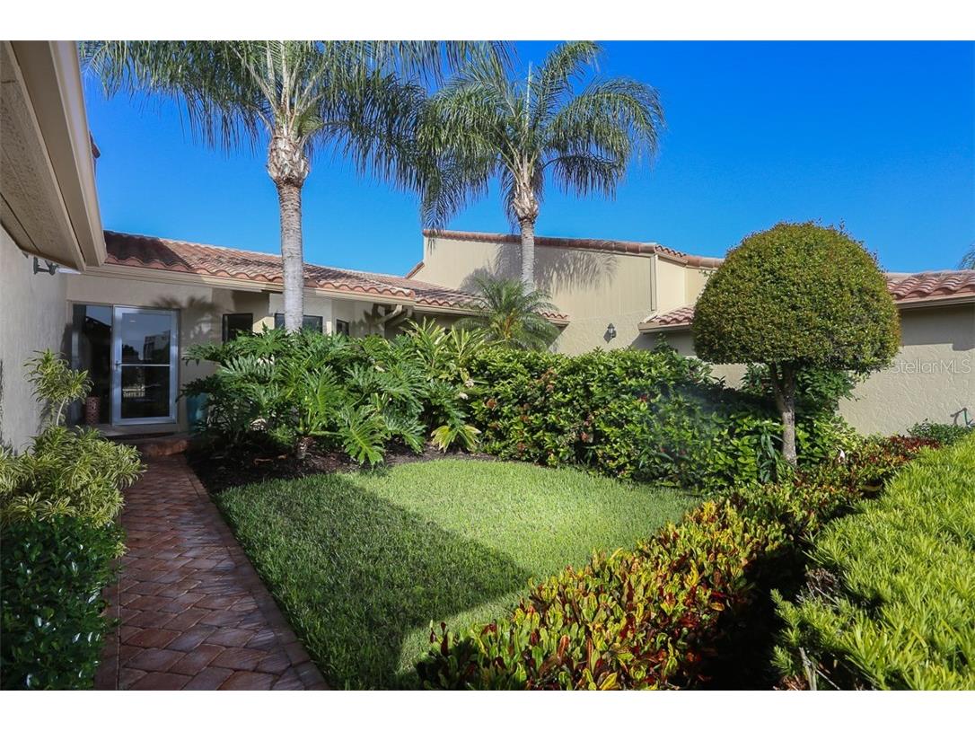 2319 Harbour Oaks Drive Longboat Key FL 34228 A4151865 image1