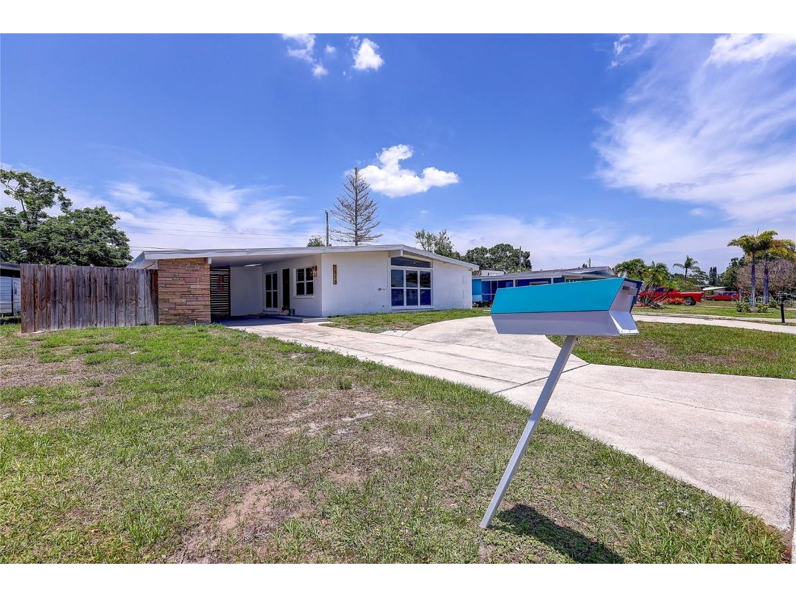 2319 Holyoke Avenue Bradenton FL 34207 A4572140 image1