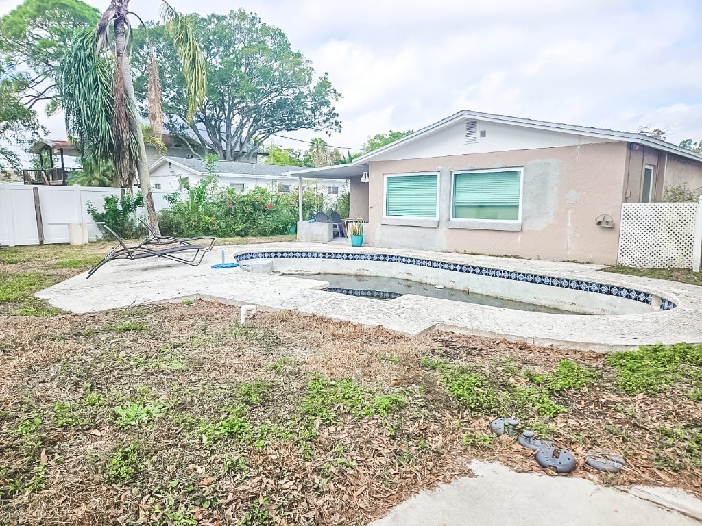 232 84th Avenue NE Saint Petersburg FL 33702 TB8455598 image3