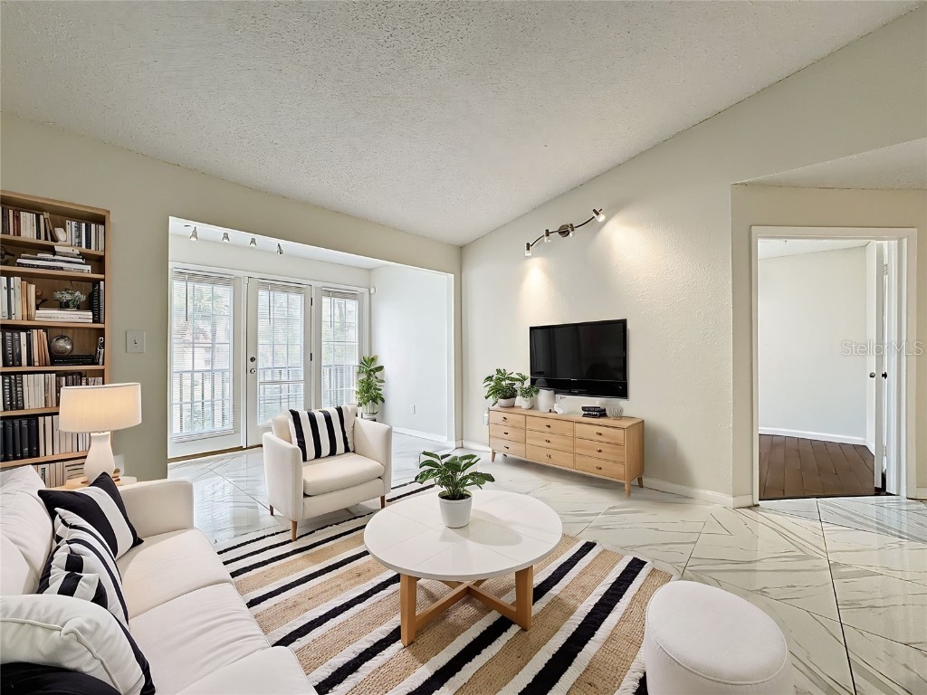 232 Afton Square #201 Altamonte Springs FL 32714 O6371076 image2