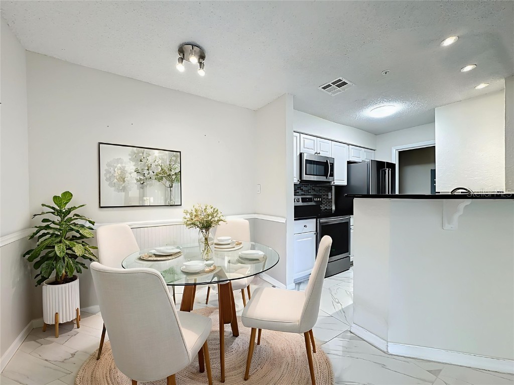 232 Afton Square #201 Altamonte Springs FL 32714 O6371076 image3