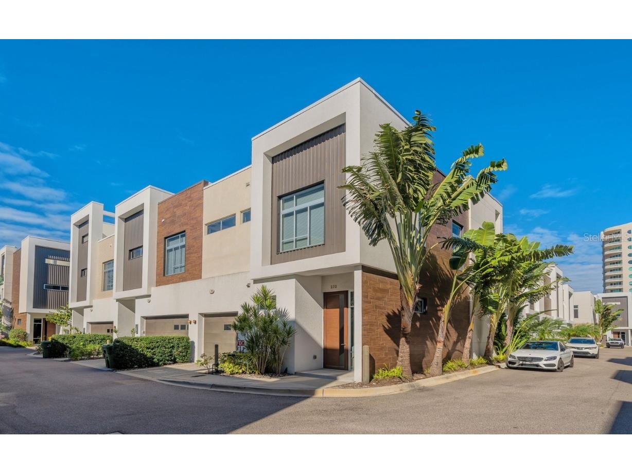 232 Cosmopolitan Court Sarasota FL 34236 A4556681 image1