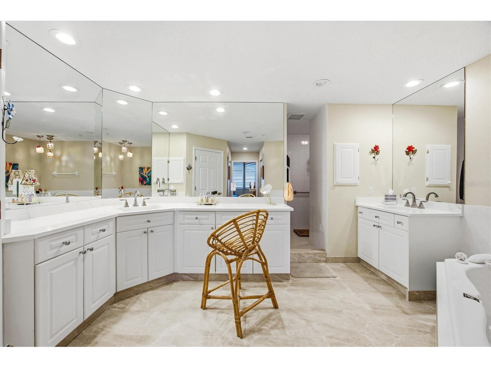 232 Hidden Bay Drive #303 Osprey FL 34229 A4677916 image18