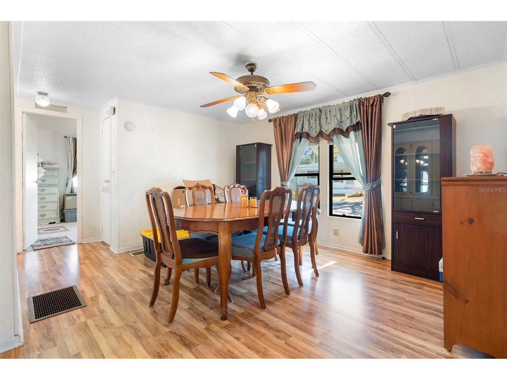 232 Meadow Lark Drive Osteen FL 32764 V4947293 image12