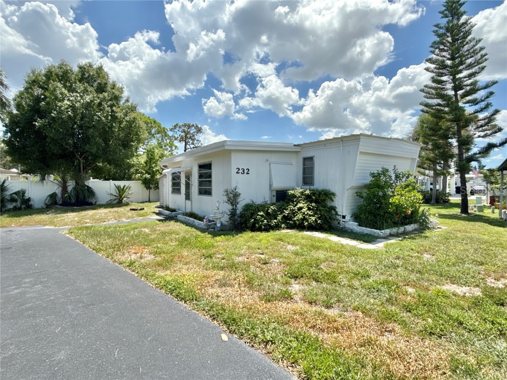 232 Mount Curve Avenue NE #1 Saint Petersburg FL 33702 - TAMPA BAY TB8415960 image1