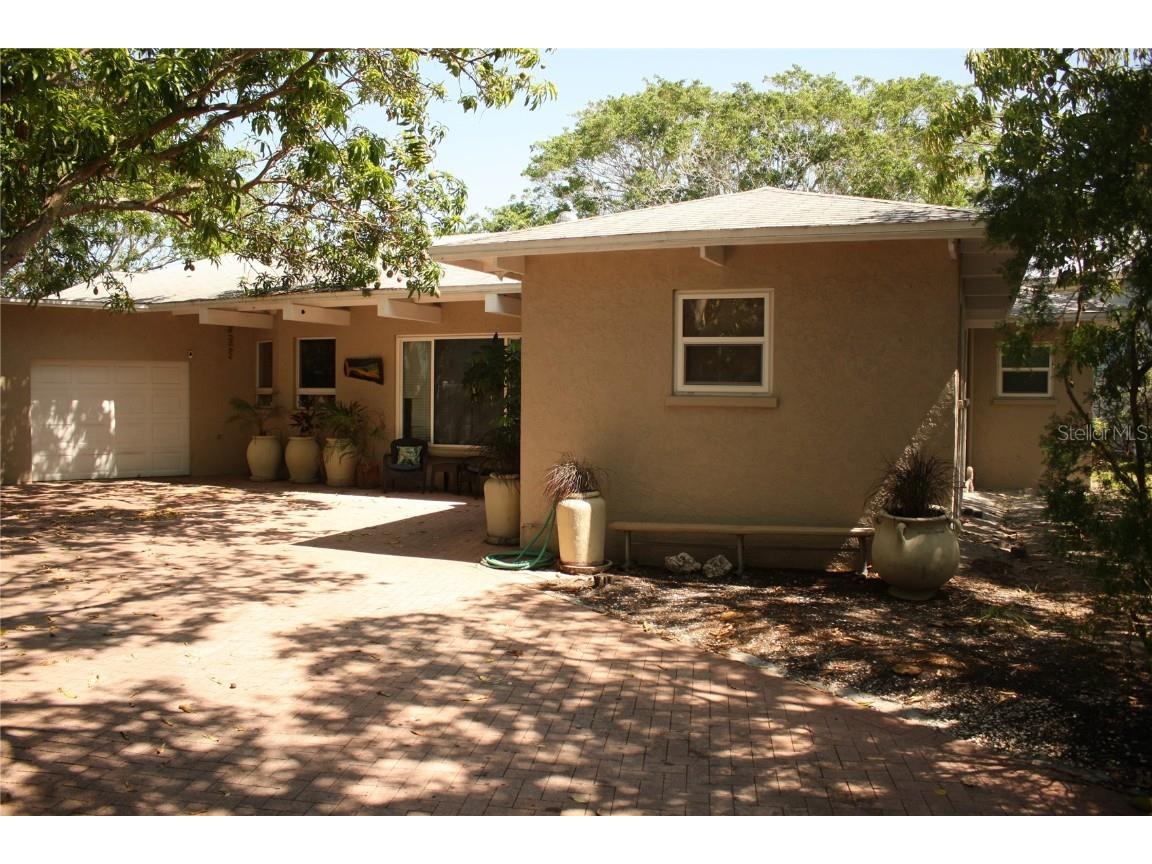 232 Oak Avenue Anna Maria FL 34216 A4569083 image1