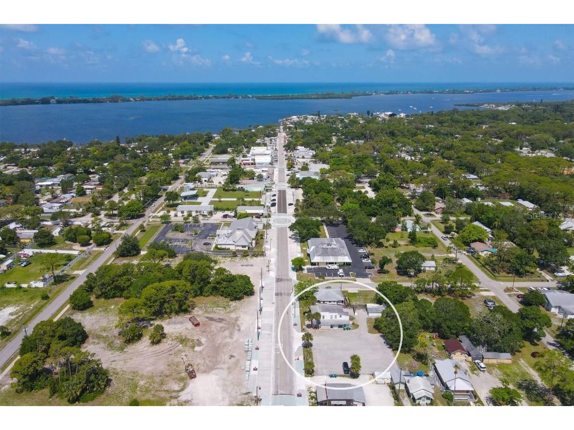 232 W Dearborn Street Englewood FL 34223 D6125751 image1