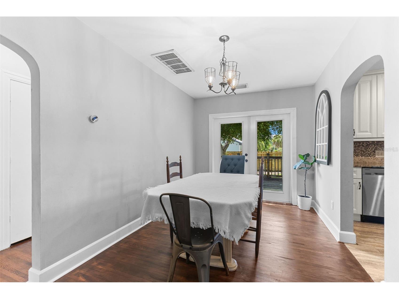 2320 16th Street N Saint Petersburg FL 33704 TB8526278 image10