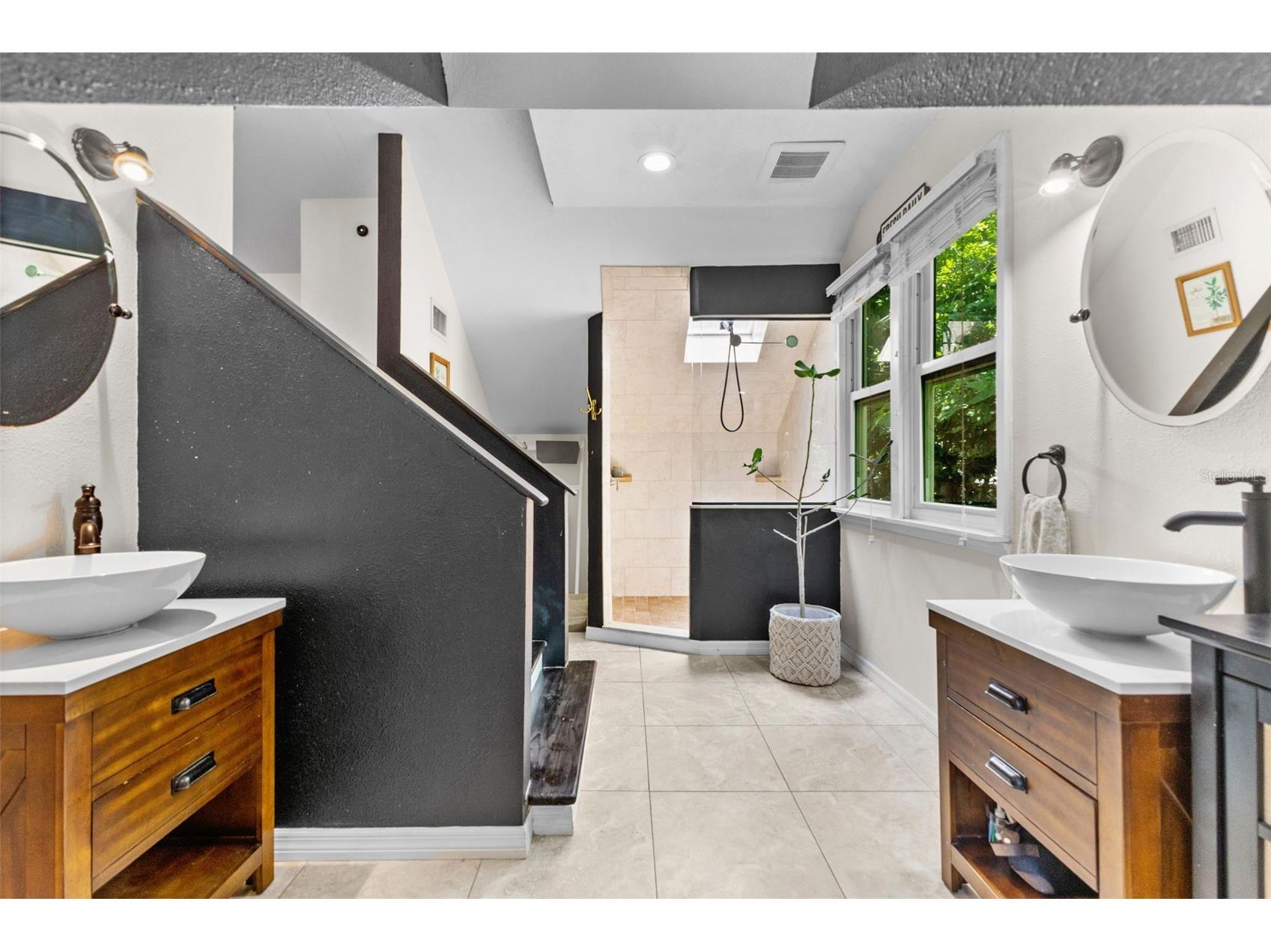 2320 16th Street N Saint Petersburg FL 33704 TB8526278 image17
