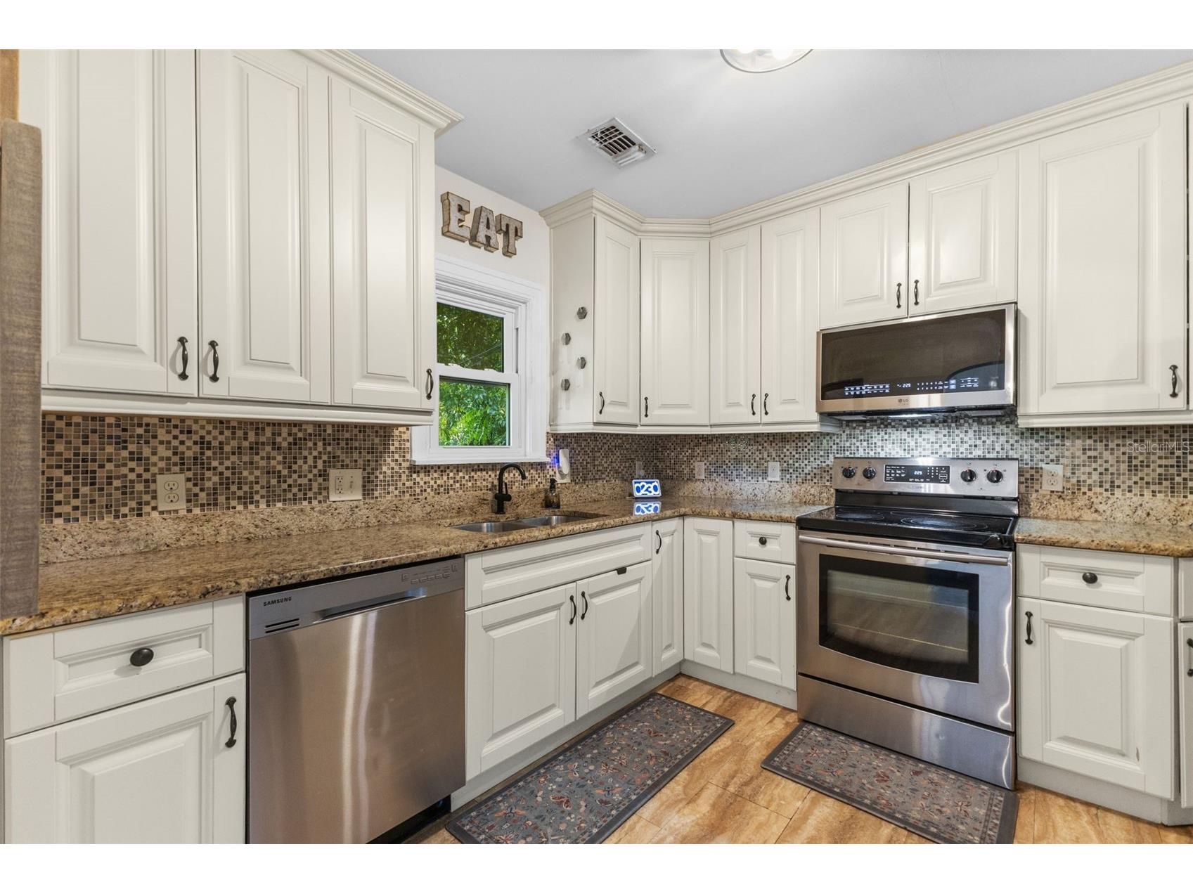 2320 16th Street N Saint Petersburg FL 33704 TB8526278 image3