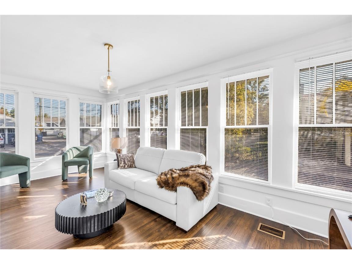 2320 5th Street N Saint Petersburg FL 33704 TB8454327 image8