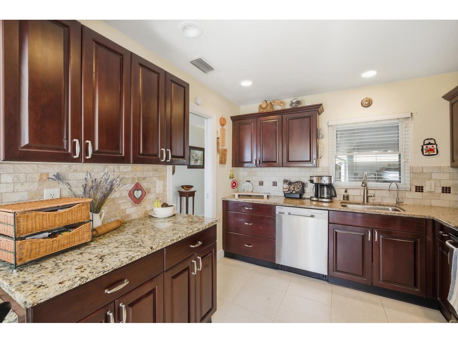 2320 Aquabluff Place #V274 Sarasota FL 34231 TB8482598 image2