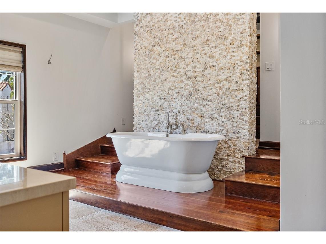 2320 Coffee Pot Boulevard NE Saint Petersburg FL 33704 - COFFEE POT BAYOU TB8370303 image12