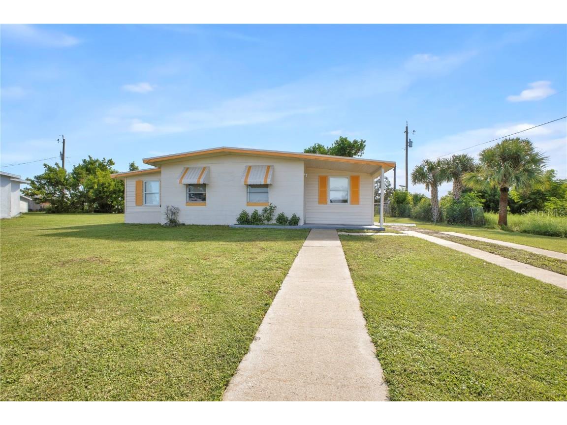 2320 Dallas Street Port Charlotte FL 33952 C7480944 image1