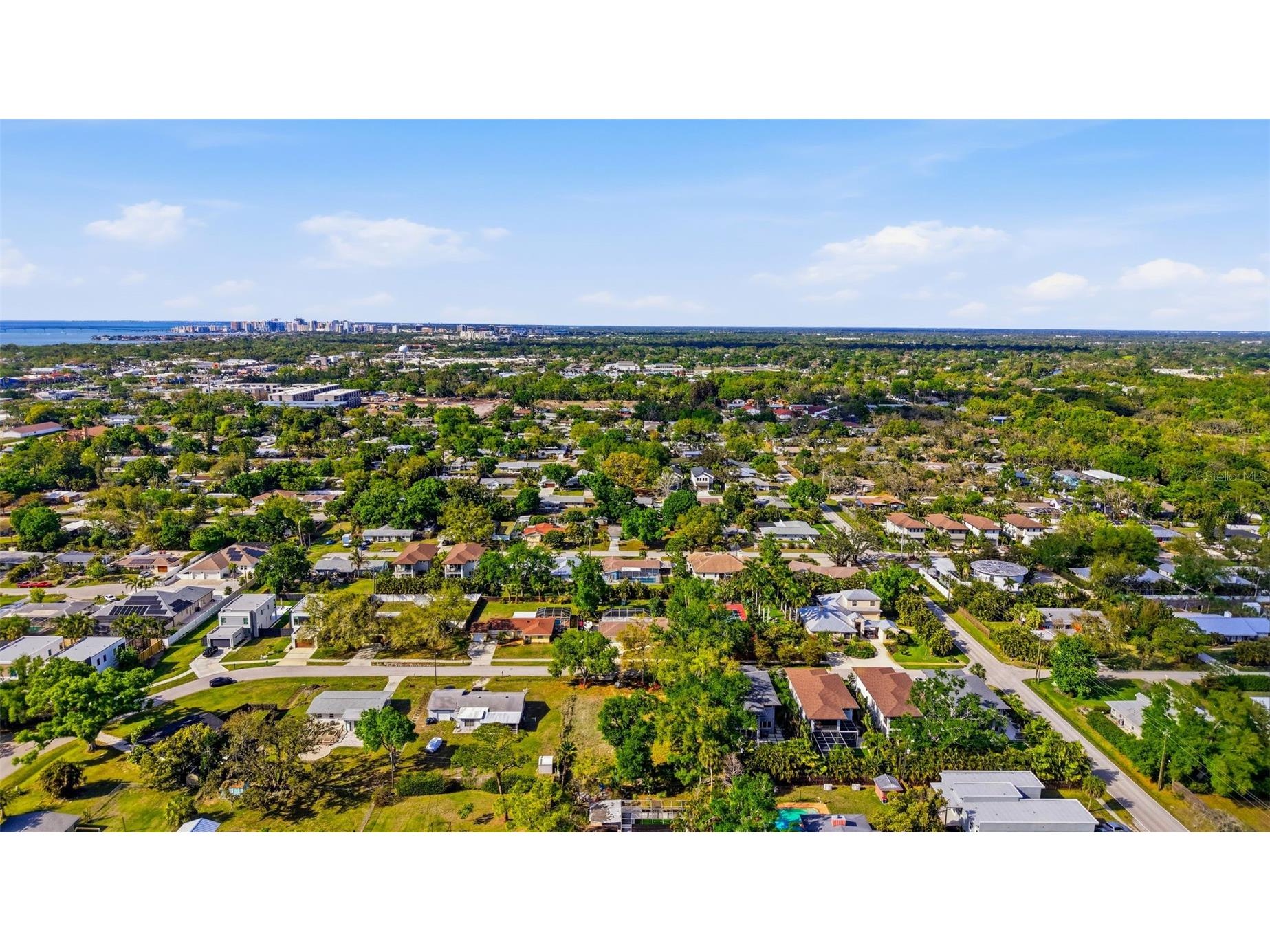 2320 Florinda Street Sarasota FL 34231 A4686978 image3
