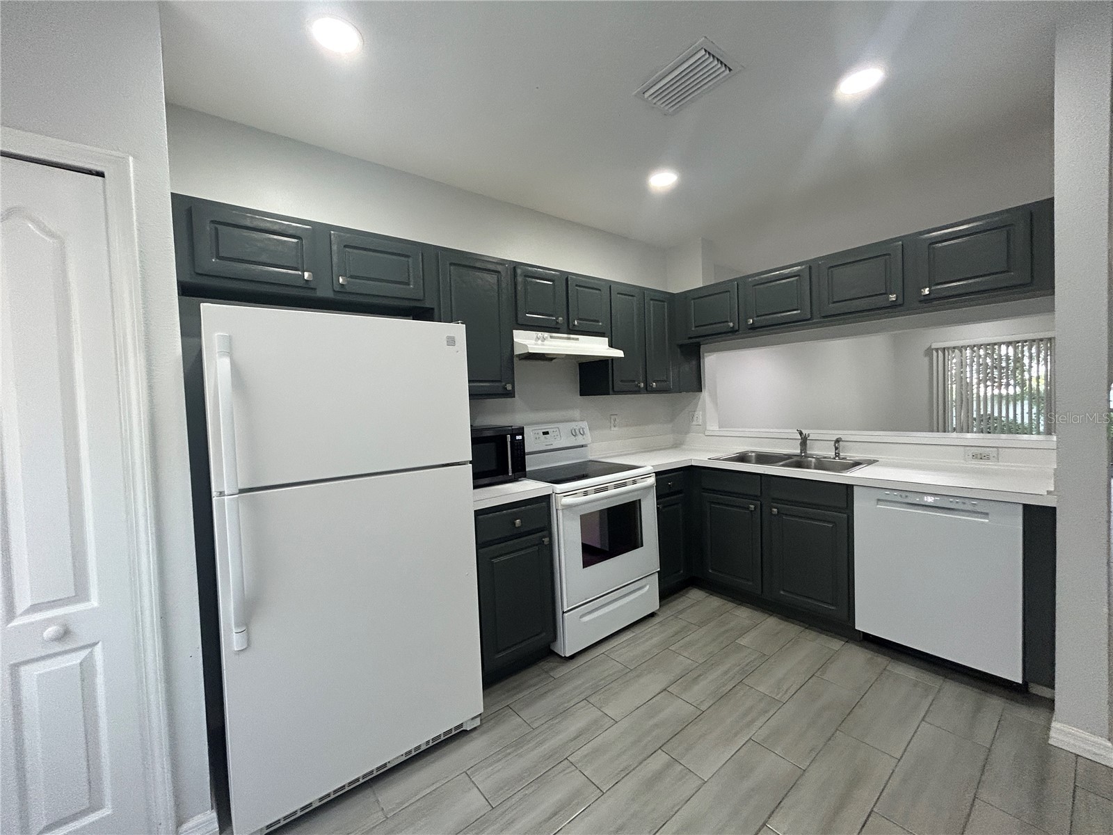 2320 Lake Woodberry Circle Brandon FL 33510 O6381366 image4