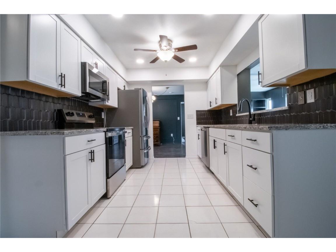 2320 N Euclid Avenue Sarasota FL 34234 A4667448 image8