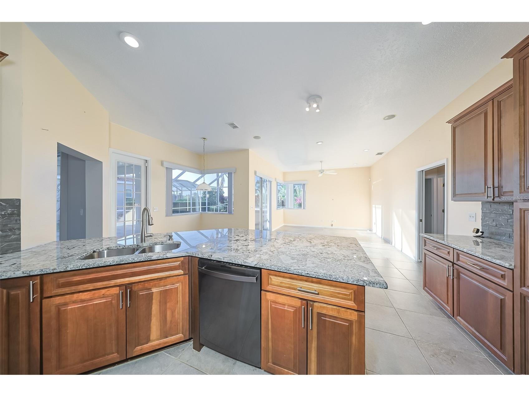 2320 Platinum Drive Sun City Center FL 33573 TB8444392 image19