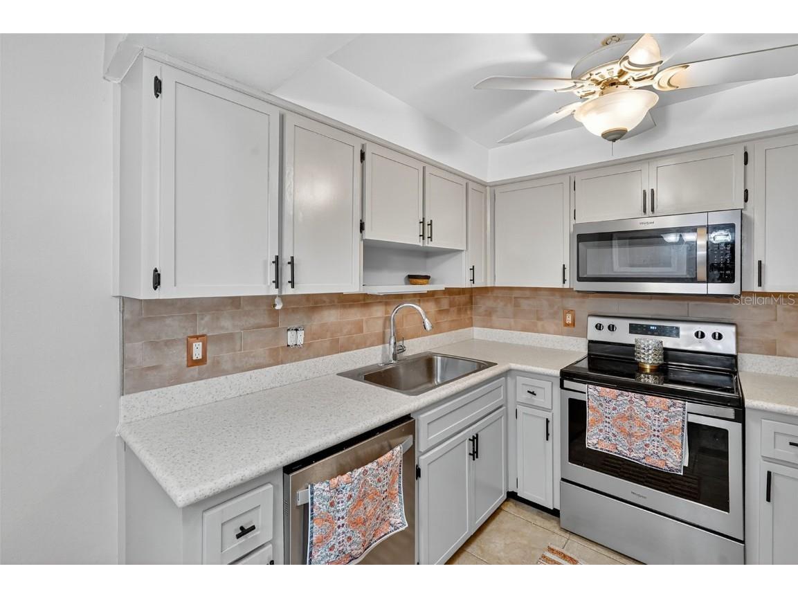 2320 Shelly Drive #B Palm Harbor FL 34684 C7515964 image16