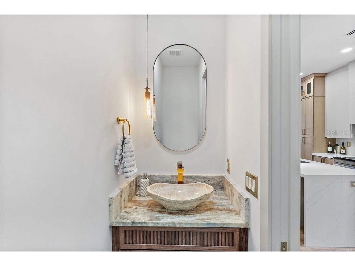 2320 W North B Street Tampa FL 33609 TB8448204 image12