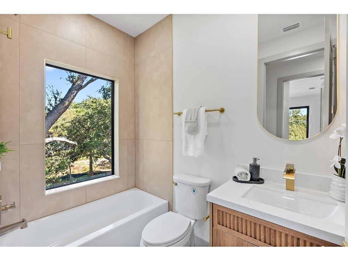 2320 W North B Street Tampa FL 33609 TB8448204 image29