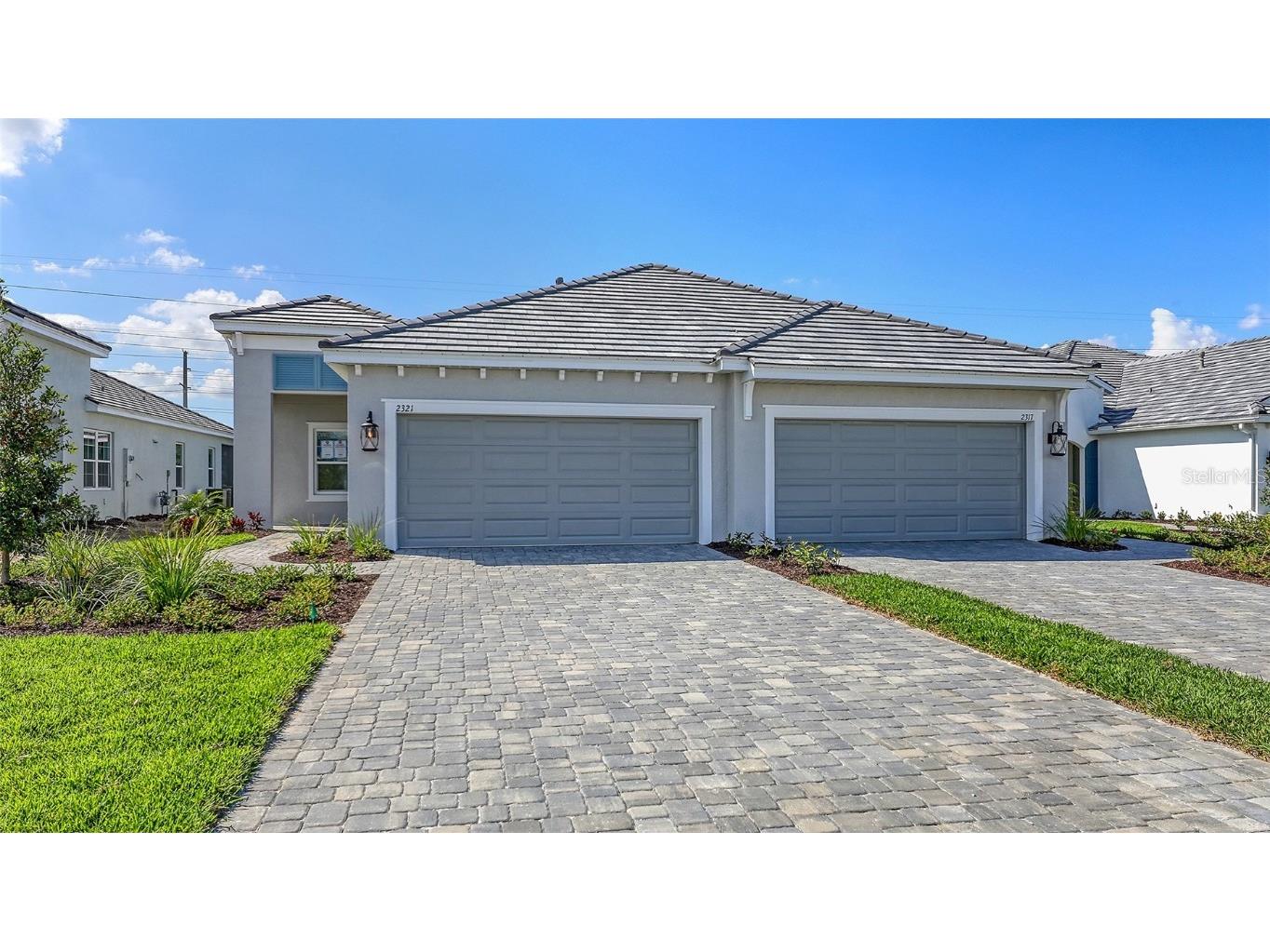 2321 Blue Mahoe Lane Sarasota FL 34240 A4655380 image1