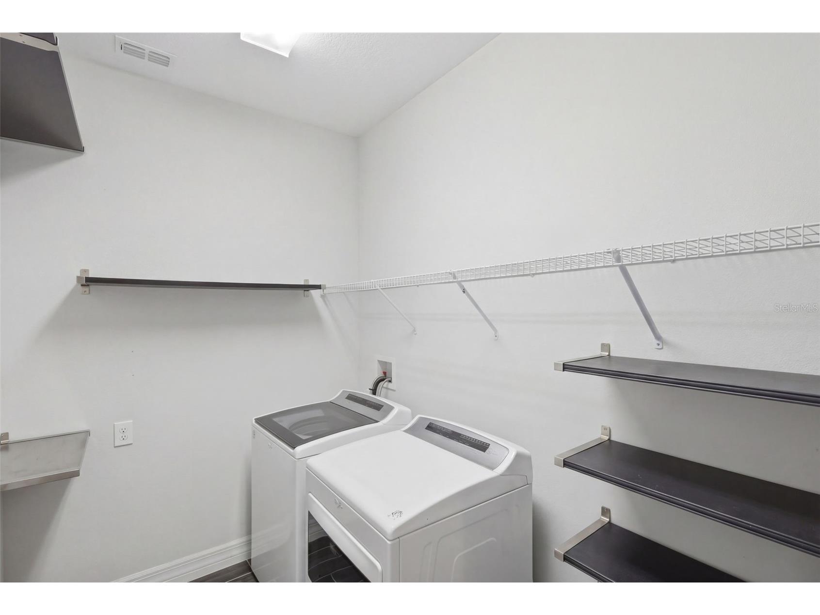 2321 Oxmoor Drive Deland FL 32724 V4948276 image10