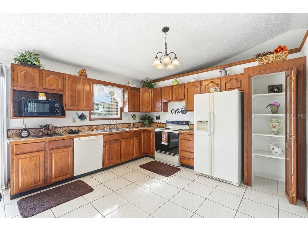 2322 Matthew Circle Deltona FL 32738 V4949563 image5