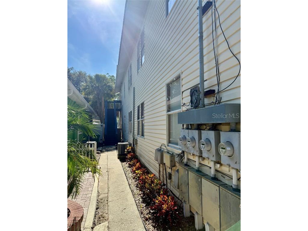 2322 W Cherry Street Tampa FL 33607 TB8453987 image4