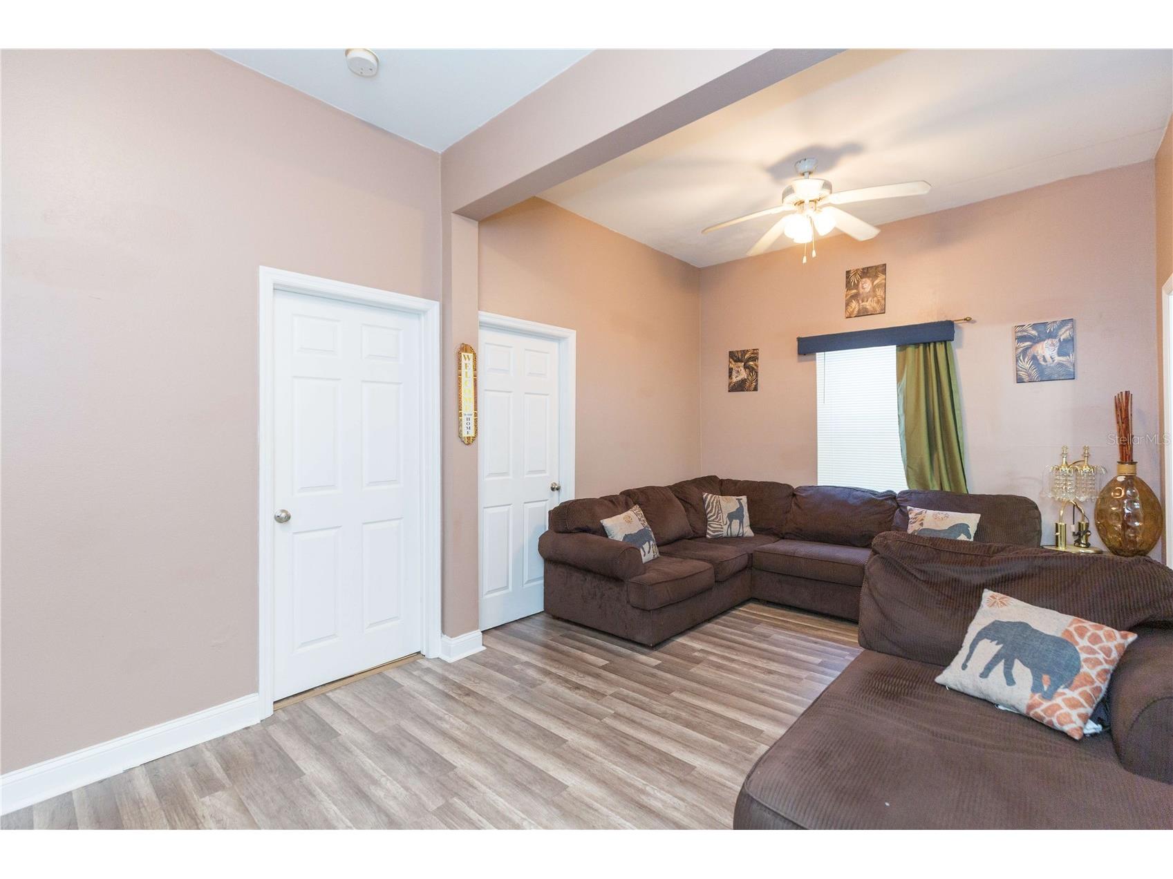 2322 W Cherry Street Tampa FL 33607 TB8486051 image15