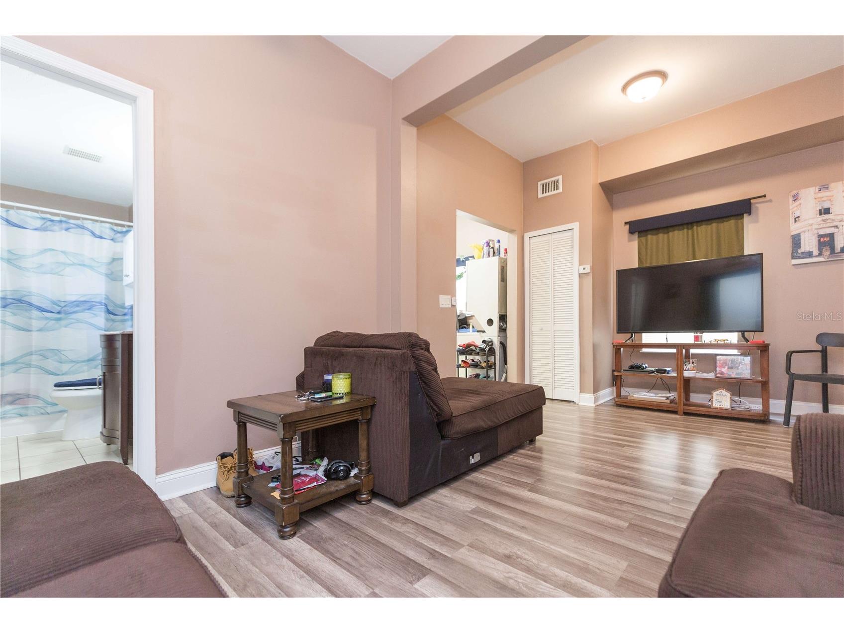 2322 W Cherry Street Tampa FL 33607 TB8486051 image16