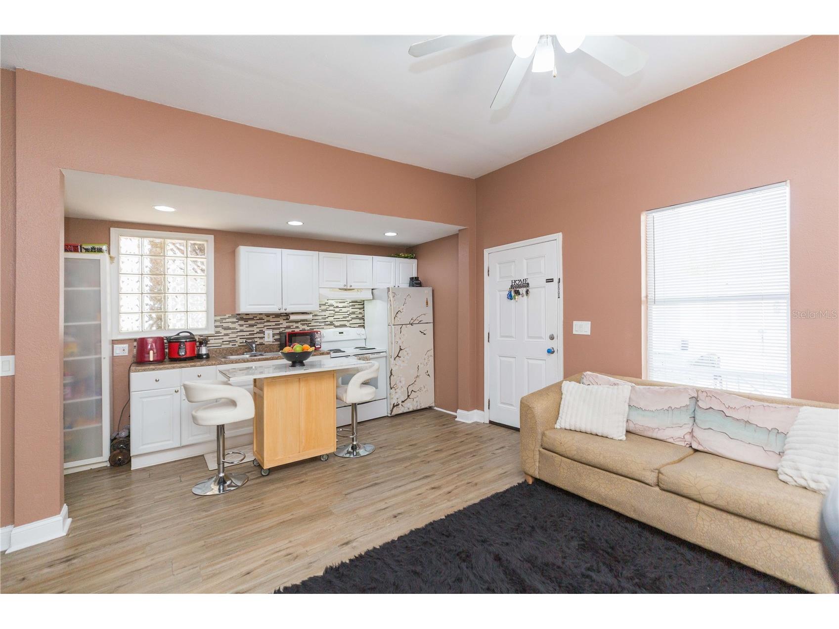 2322 W Cherry Street Tampa FL 33607 TB8486051 image3