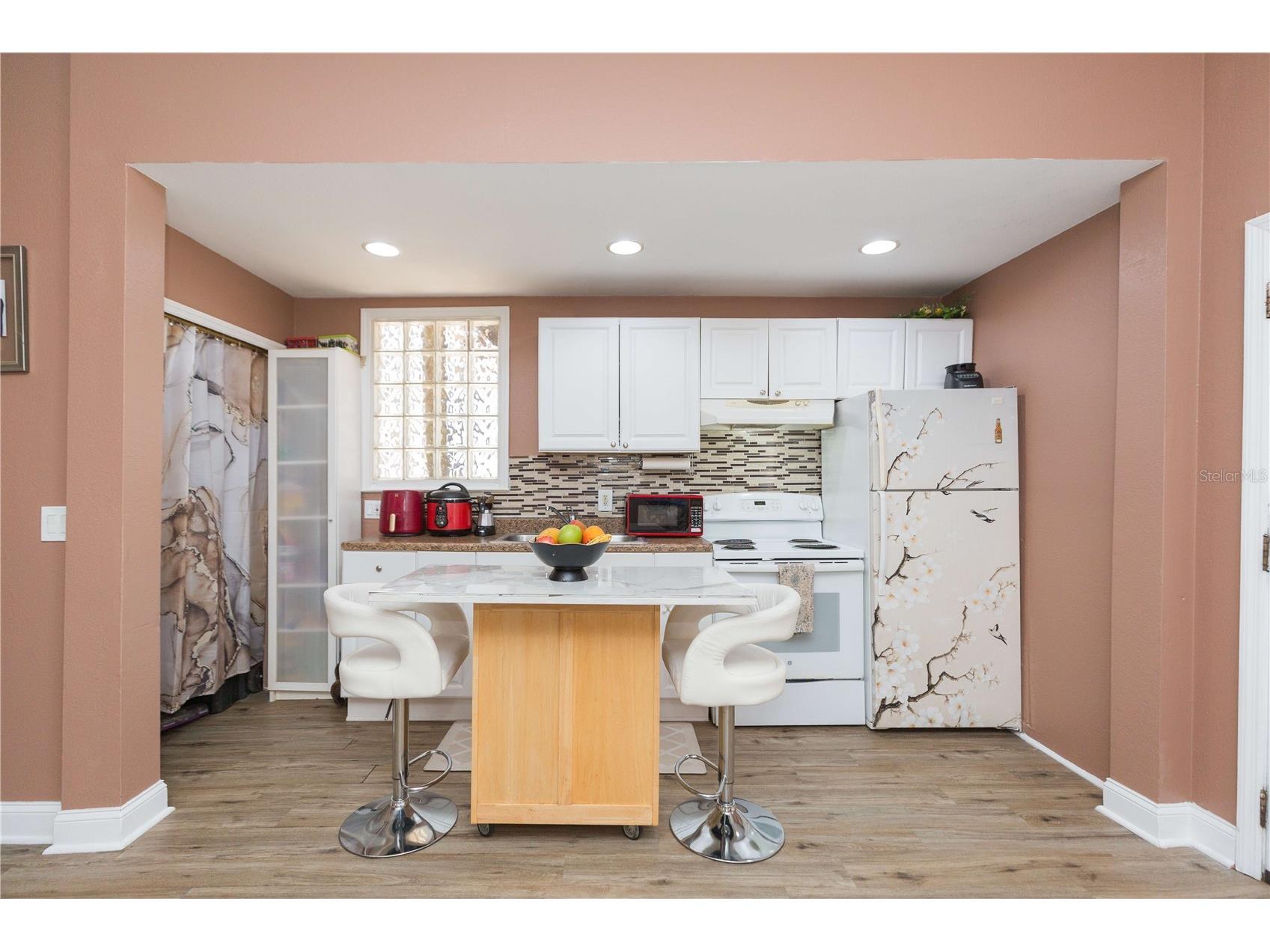 2322 W Cherry Street Tampa FL 33607 TB8486051 image5