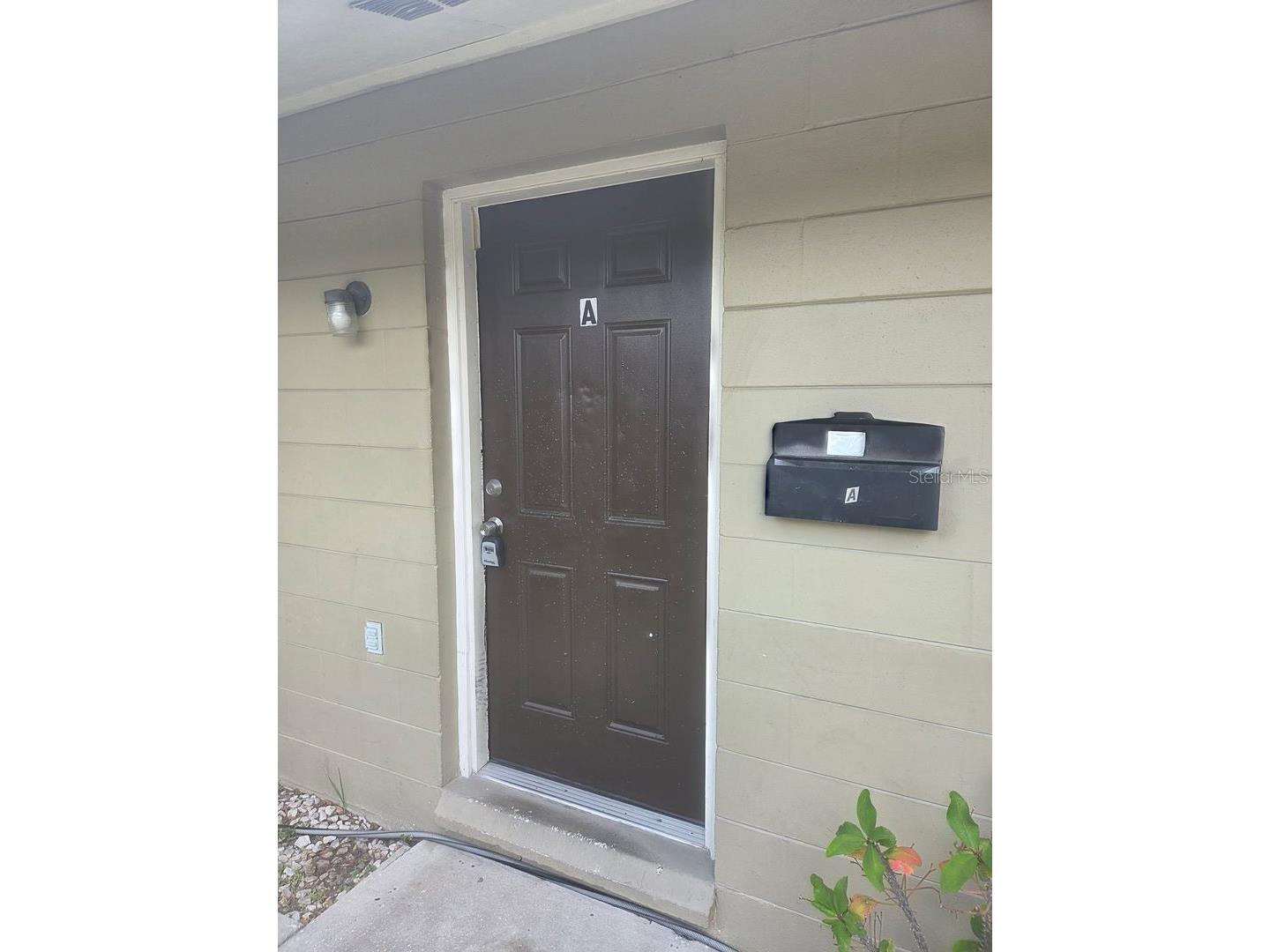 2322 W Saint John Street #A Tampa FL 33607 TB8509093 image2