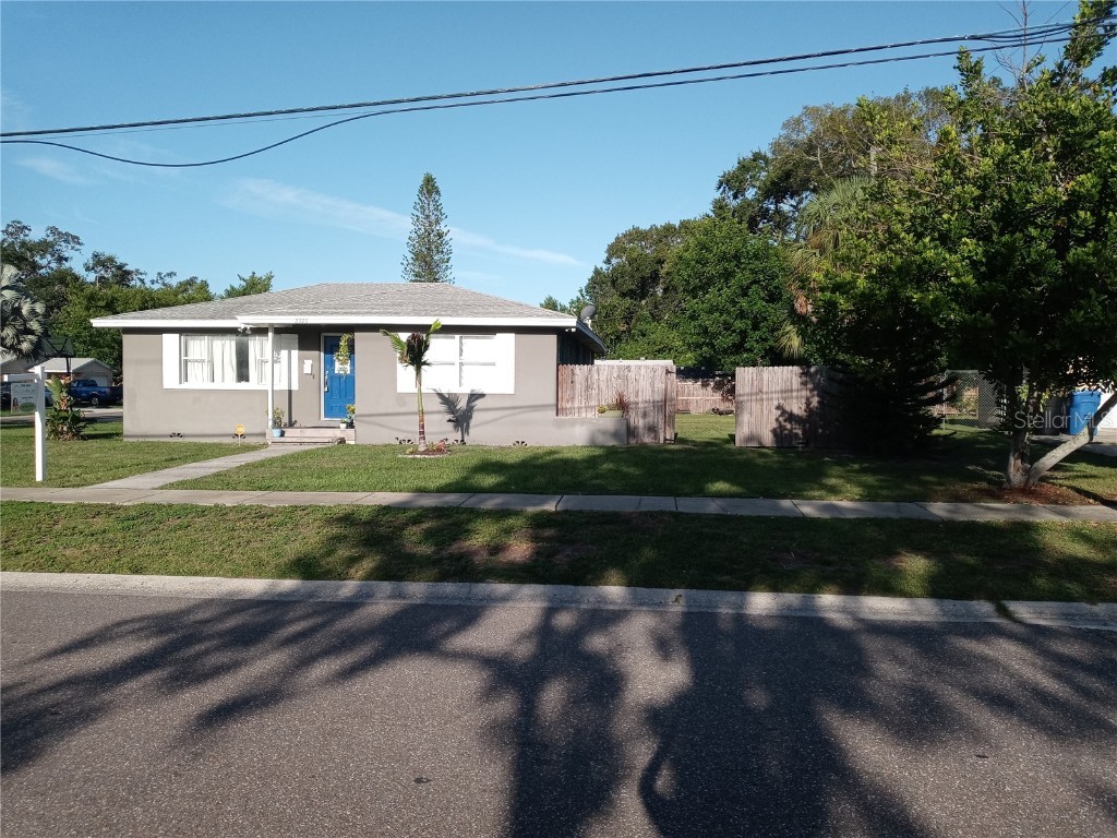 2323 46th Street S Saint Petersburg FL 33711 U8209479 image1