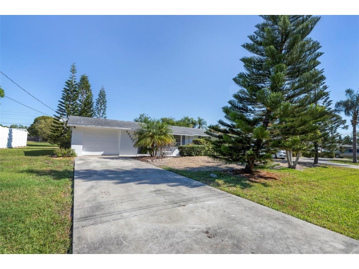 2323 Doud Street Sarasota FL 34231 A4645212 image1