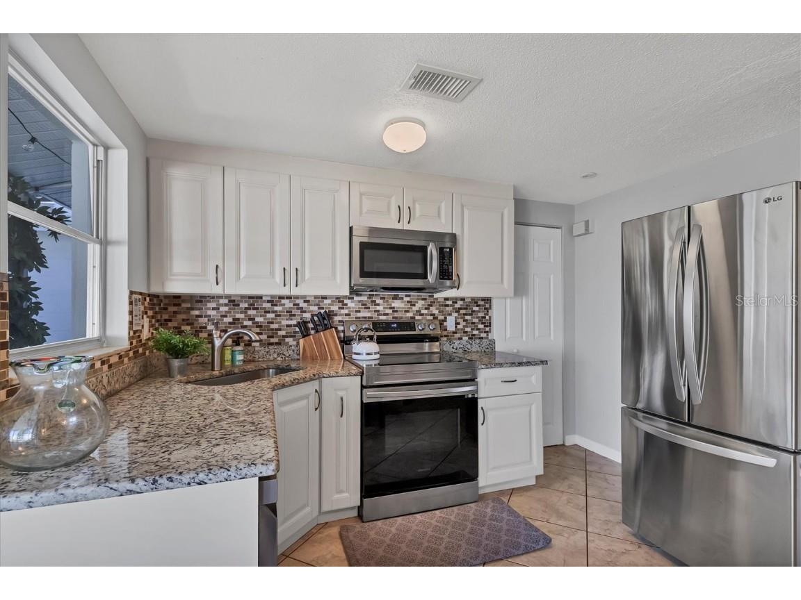 2323 Doud Street Sarasota FL 34231 A4645212 image14