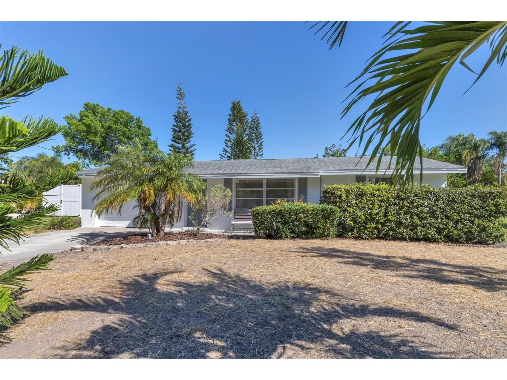 2323 Doud Street Sarasota FL 34231 A4687133 image3