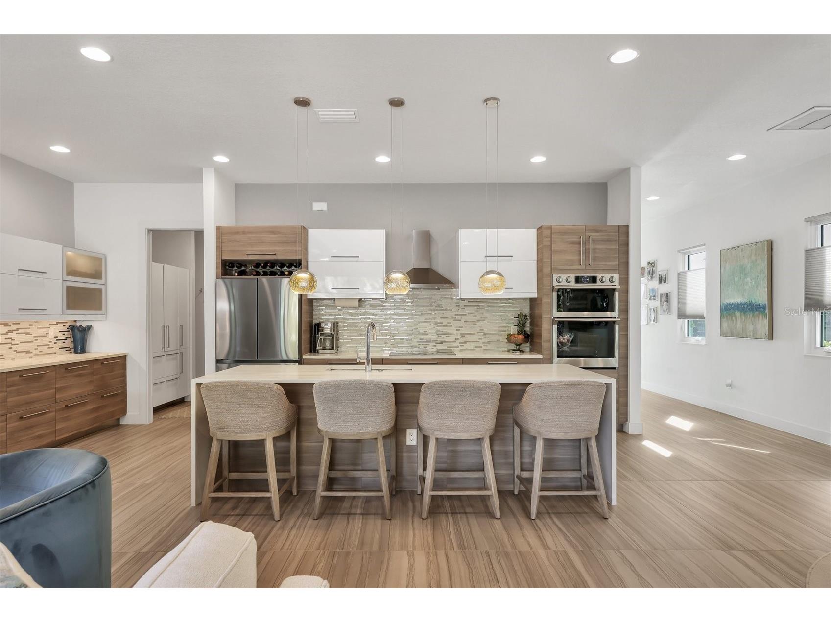 2323 Pine Terrace Sarasota FL 34231 A4679272 image12