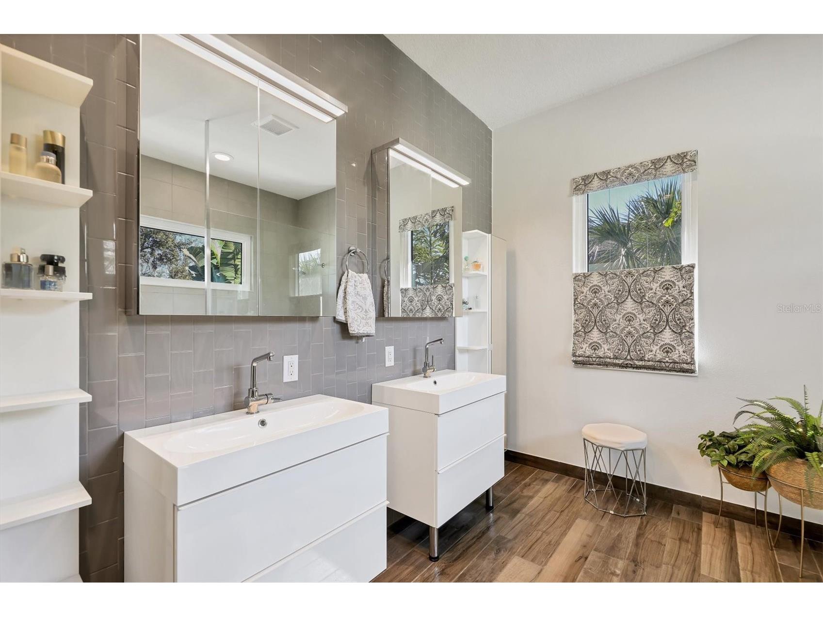 2323 Pine Terrace Sarasota FL 34231 A4679272 image17