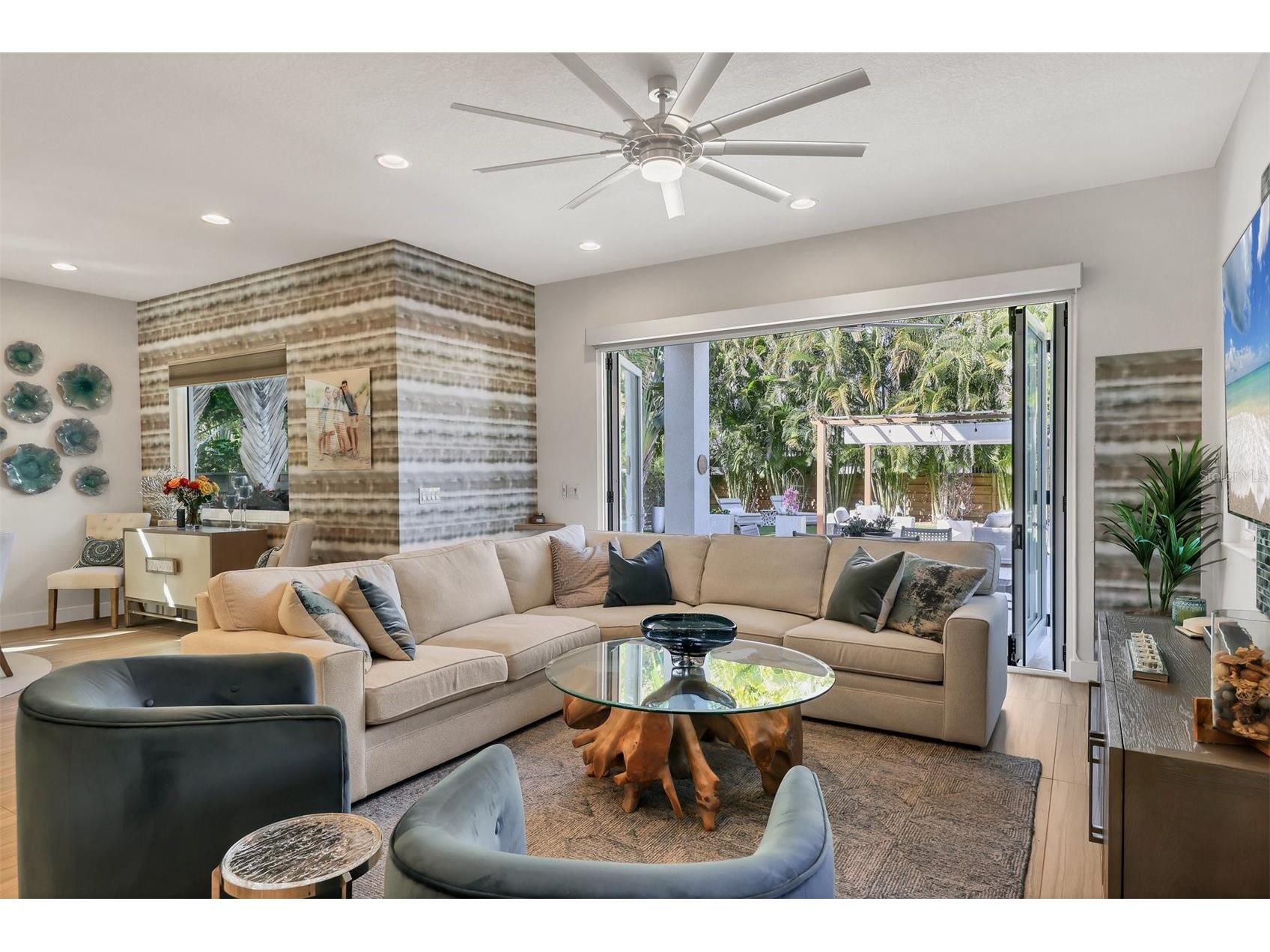 2323 Pine Terrace Sarasota FL 34231 A4679272 image4