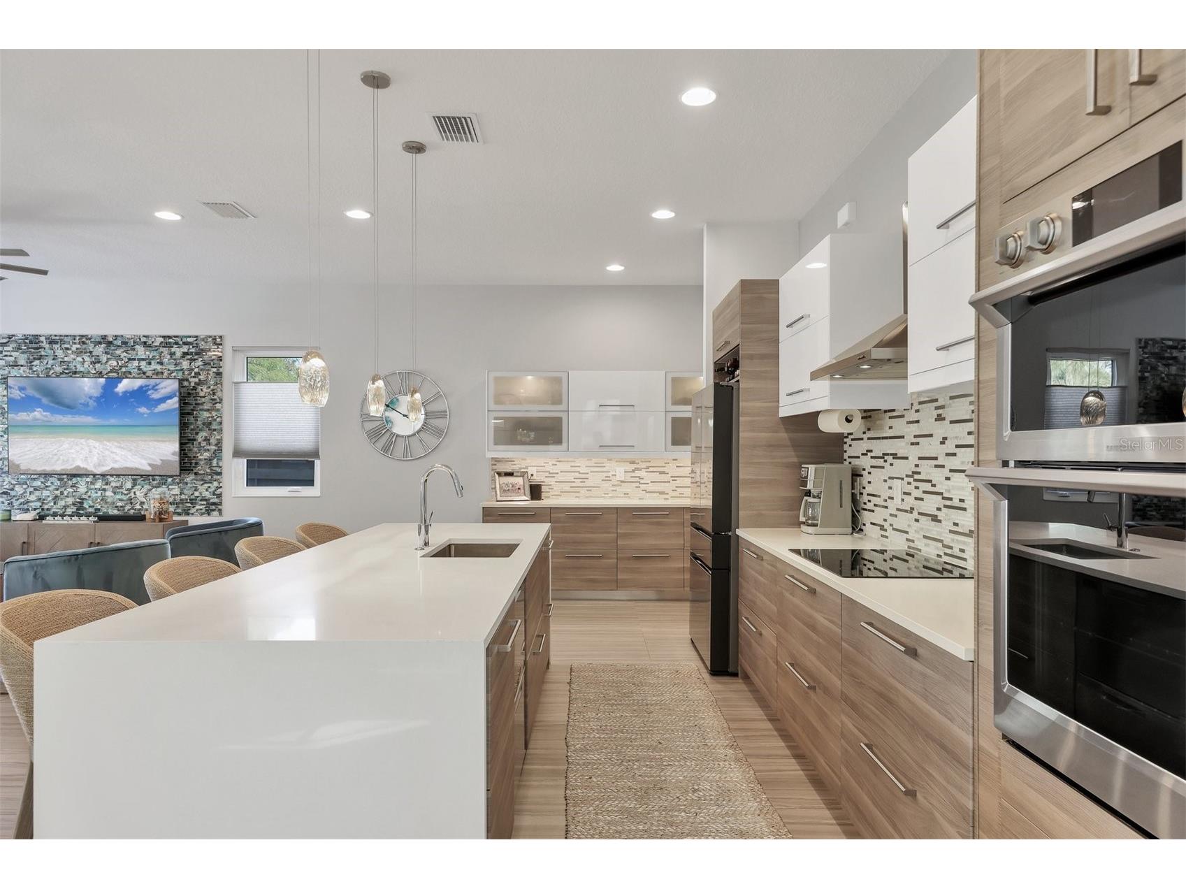 2323 Pine Terrace Sarasota FL 34231 A4679272 image9