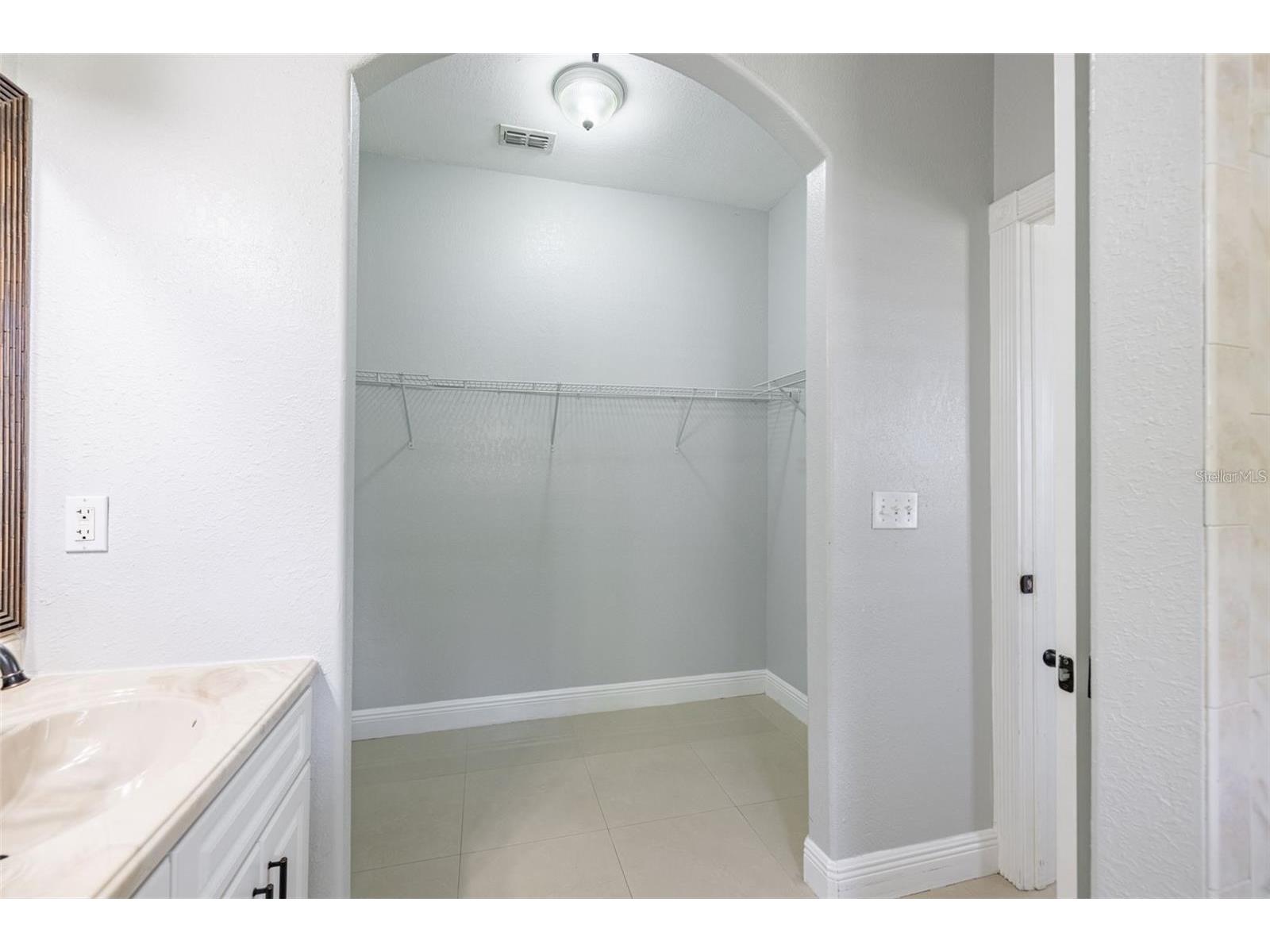 2323 W Cherry Street Tampa FL 33607 TB8498945 image10