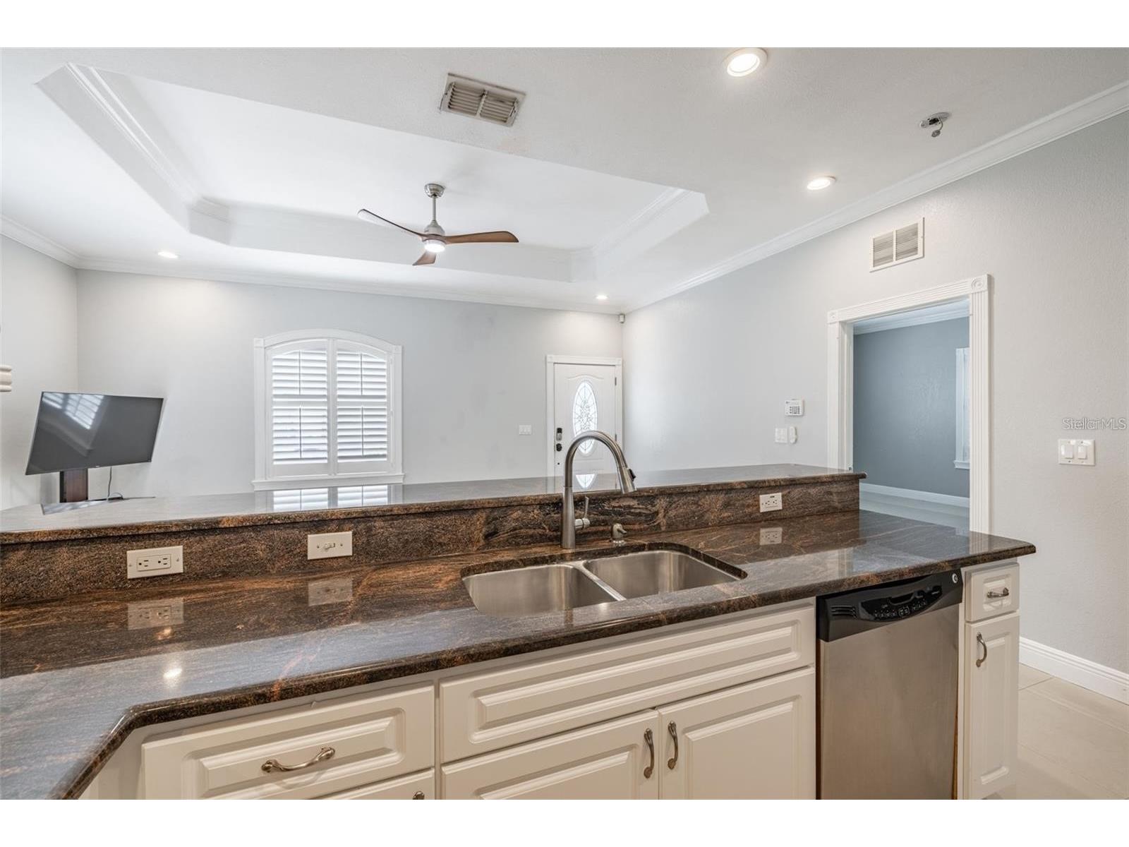 2323 W Cherry Street Tampa FL 33607 TB8498945 image5