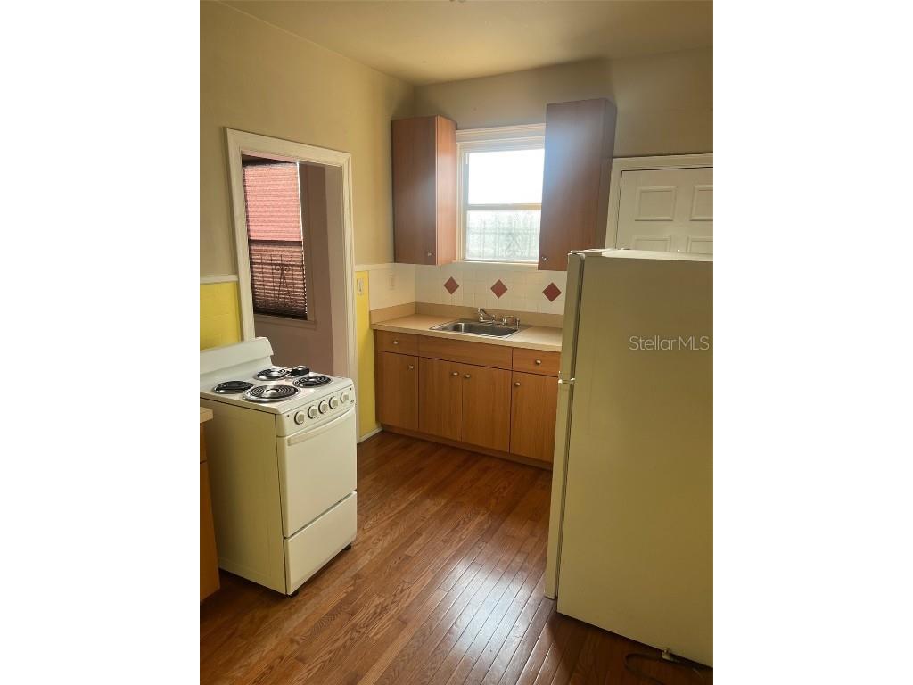 2323 W North B Street Tampa FL 33609 TB8453142 image7