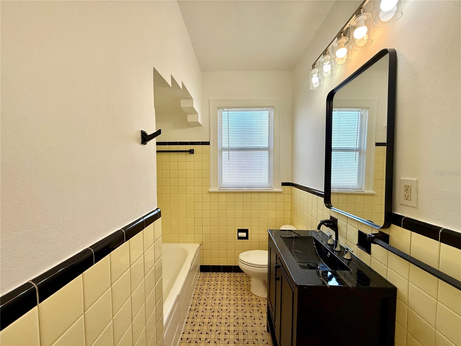 2323 W North B Street Tampa FL 33609 TB8505517 image14