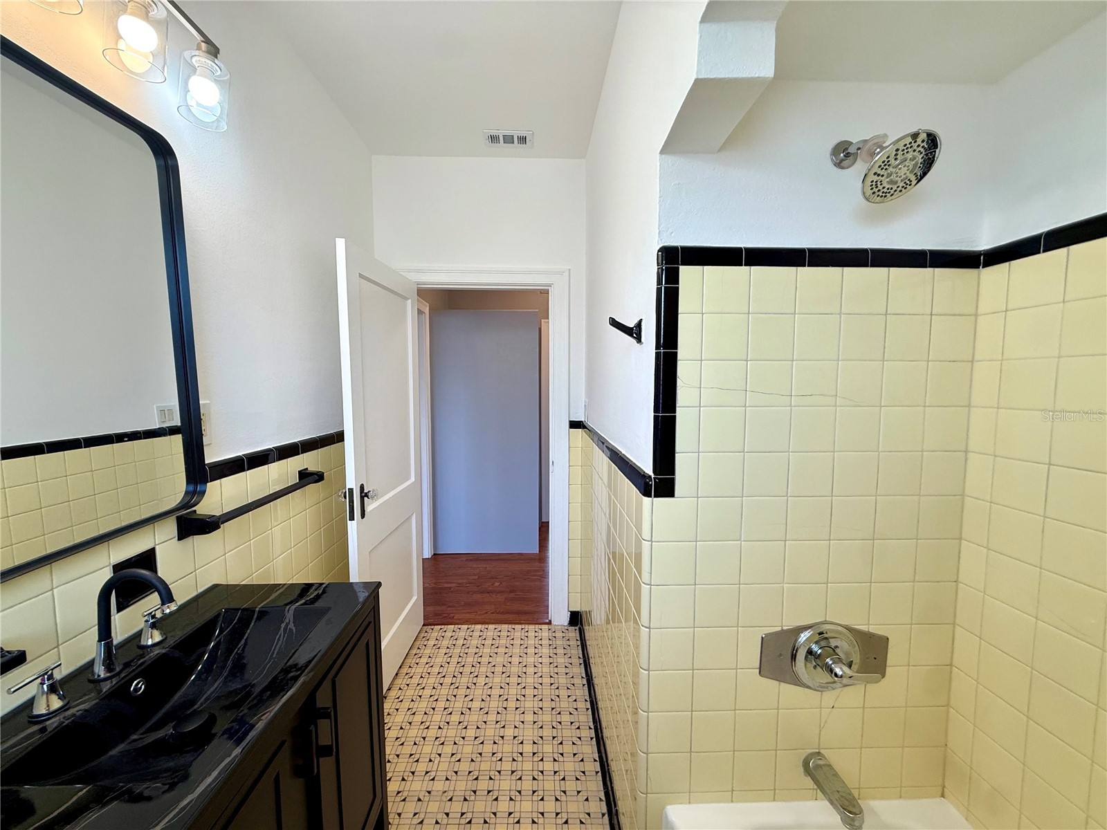 2323 W North B Street Tampa FL 33609 TB8505517 image15