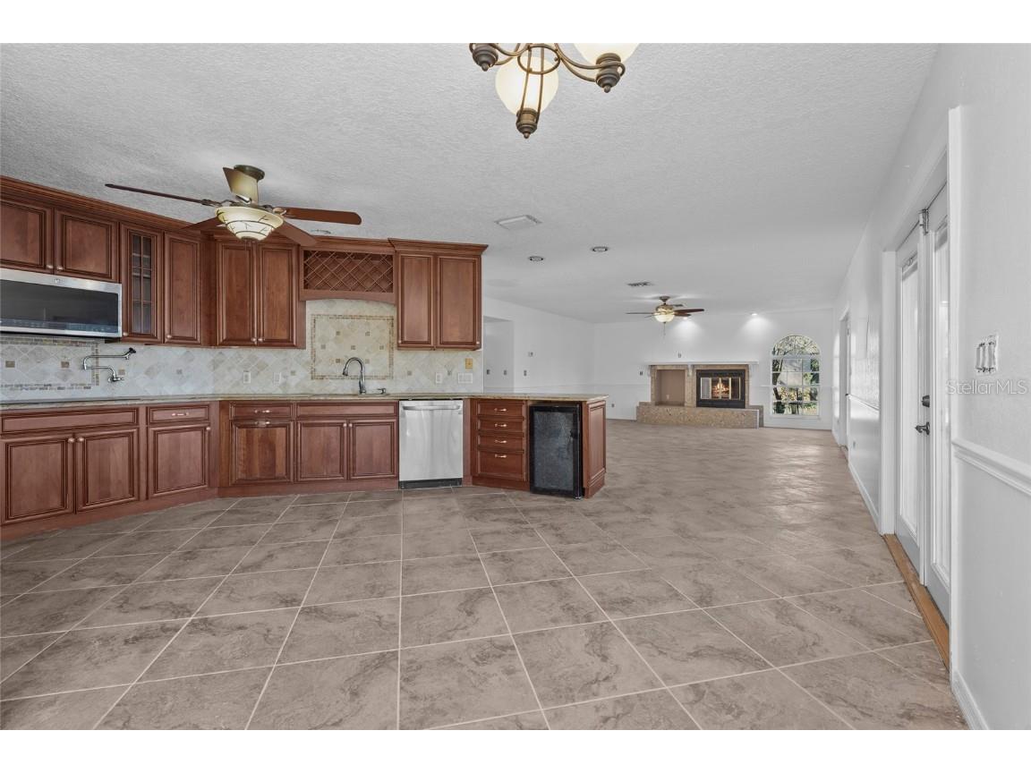 23240 Fullerton Avenue Punta Gorda FL 33980 A4676748 image4